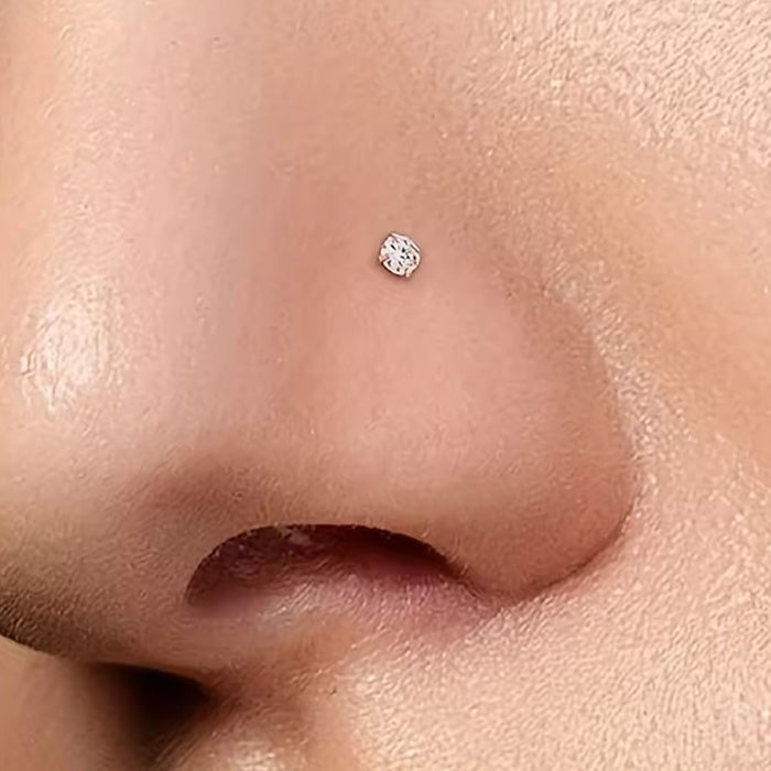 Delia Nasenpiercing