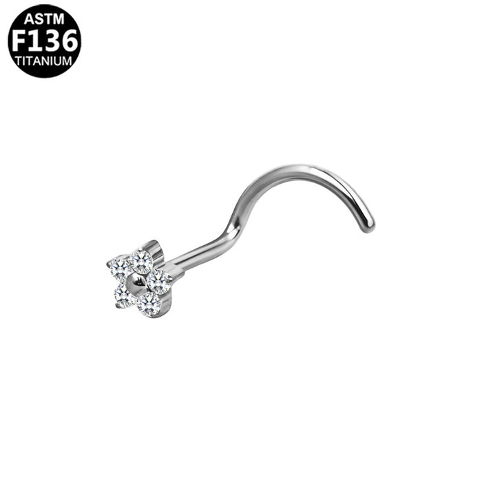 Rhea Nasenpiercing
