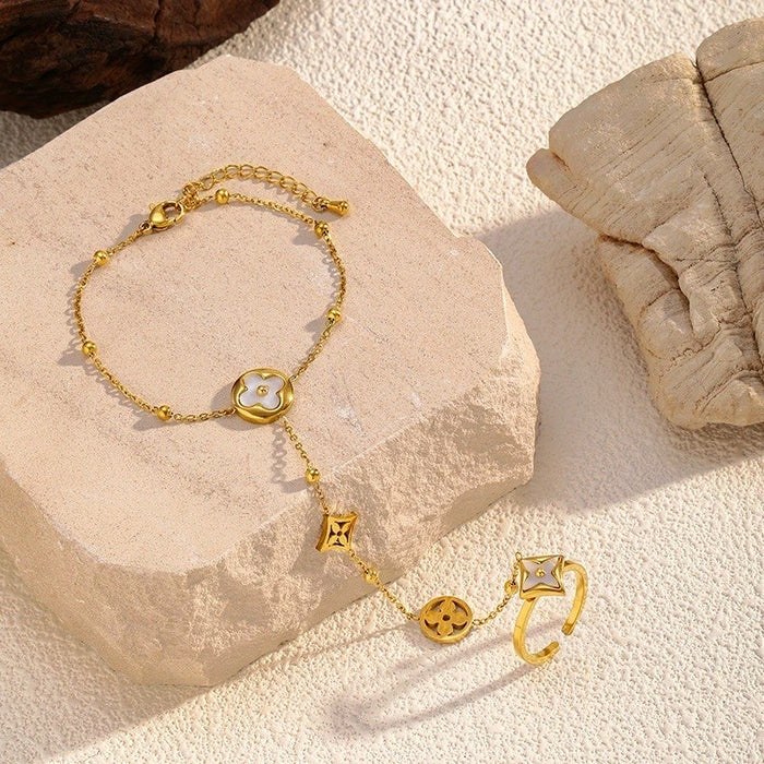 Estelle Handkette